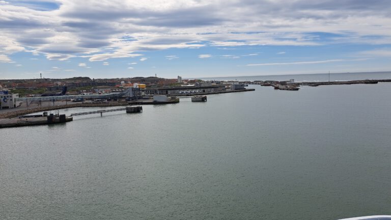 Mehr über den Artikel erfahren Jetzt schippern wir los nach Seyðisfjörður #19