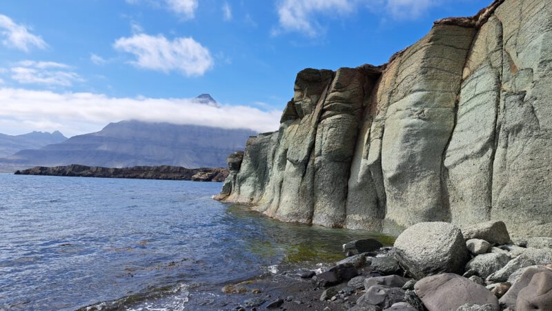 Green-Rock-Berunes